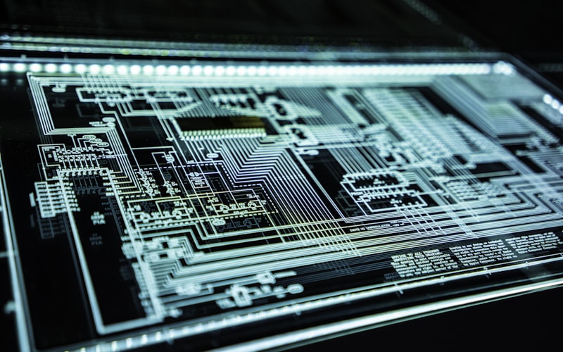 Ledger 硬件数字货币钱包产品图，冷钱包品牌，私钥存储于安全芯片